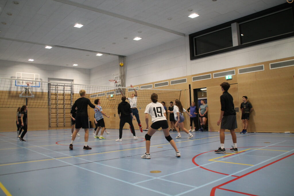 Mitternachtsvolleyball an der DISDH